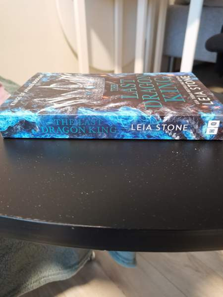 Englanninkielinen nuortenkirja , YA-books Helsinki - valokuva 3