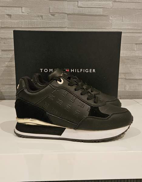 Tommy Hilfiger -tennarit koko 36 Janakkala - valokuva 1