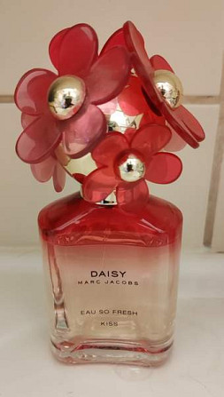 Marc Jacobs Daisy eau so fresh kiss EDt 75ml Каарина - изображение 1