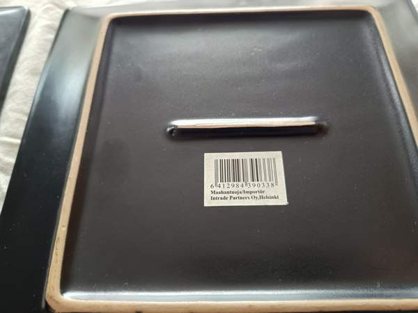 Vihreän/Mustan väriset siistit lautaset Turku - valokuva 6