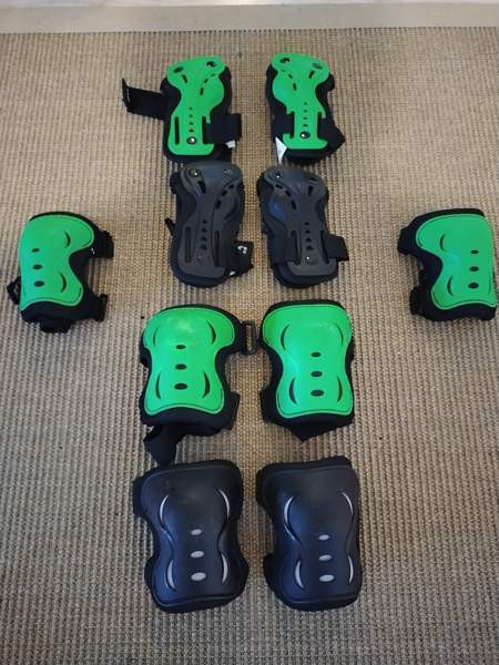 Polvisuojat kyynärpääsuojat rannesuojat lapsille Helsinki - valokuva 1