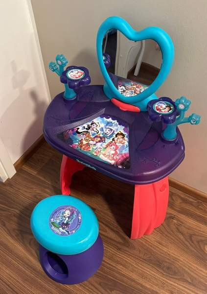 Lasten meikkipöytä ja penkki Кангасала - изображение 1