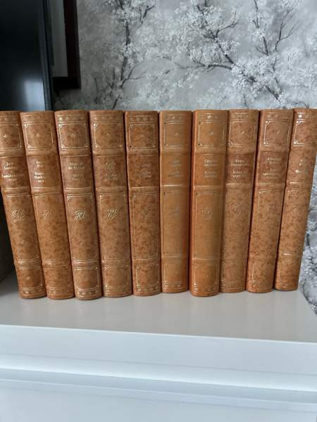 Ulkomainen kaunokirjallisuus Akaa - valokuva 1