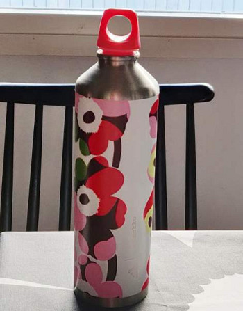 Marimekko / Uniqlo juomapullo, Unikko, termospullo, pullo Эспоо - изображение 2