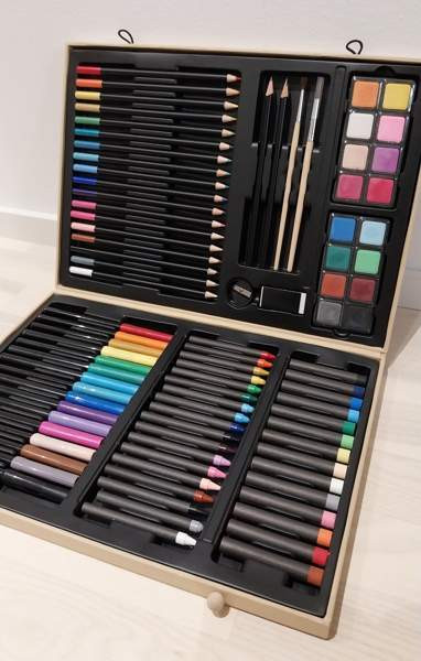 Taidesetti Espoo - valokuva 1