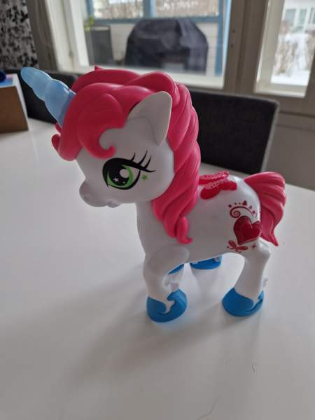 Little Unicorn puhuva yksisarvinen Ylöjärvi - valokuva 3
