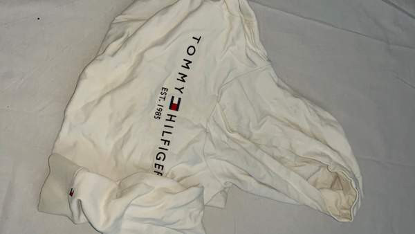 Tommy Hilfiger huppari Helsinki - valokuva 1