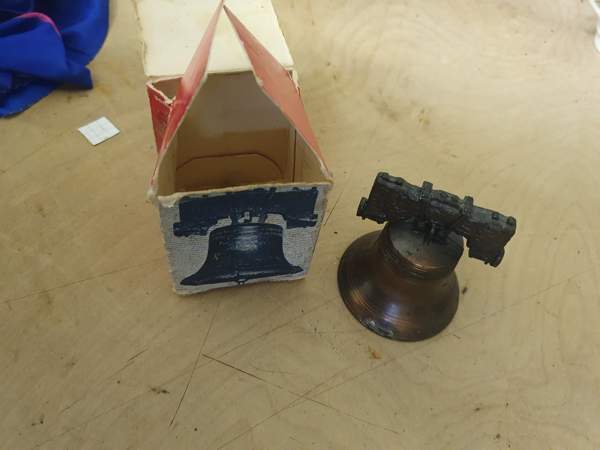 Liberty bell muistoesine Kirkkonummi – foto 2