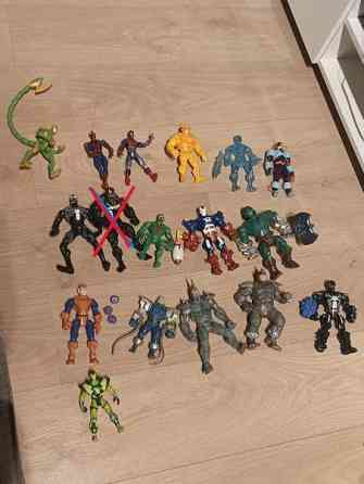 Myydään marvel figuurit. Uusikaupunki