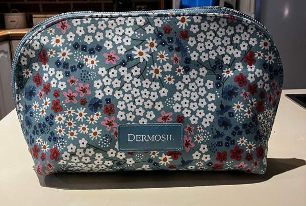 Dermosil kosmetiikkalaukku Haemeenlinna – foto 1