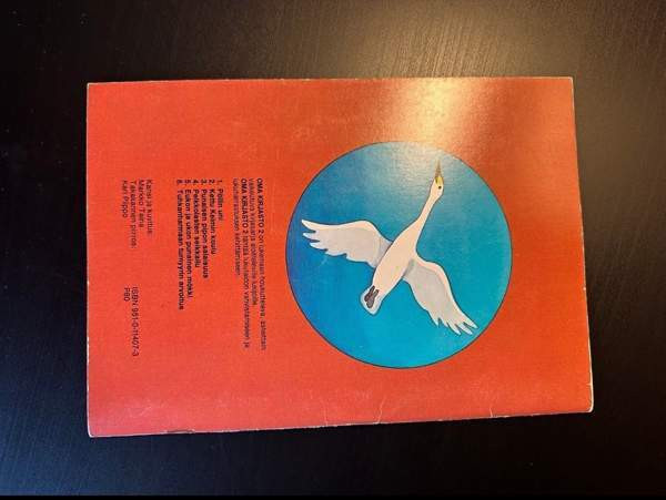 Tuhkanharmaan turnyyrin arvoitus - oma kirjasto 2 Rauma – foto 2