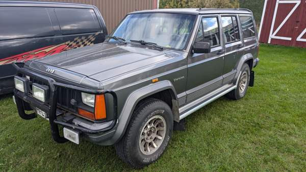 Jeep Cherokee Tuusniemi - valokuva 1