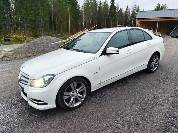 Mercedes-Benz C Сейняйоки - изображение 2