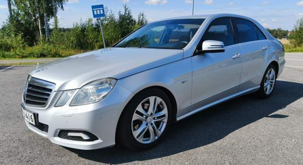 Mercedes-Benz E Alahärmä - valokuva 1