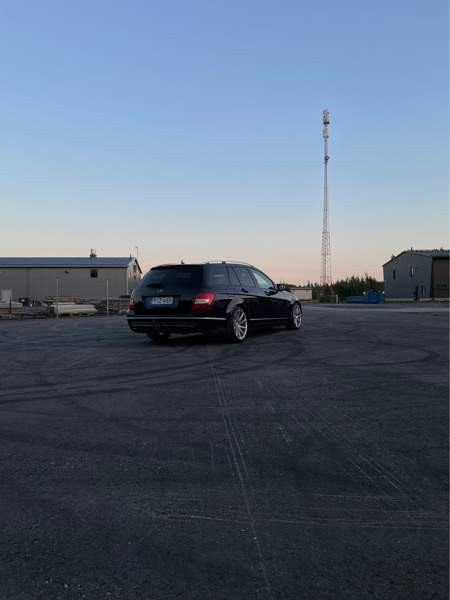 Mercedes-Benz C Коккола - изображение 4