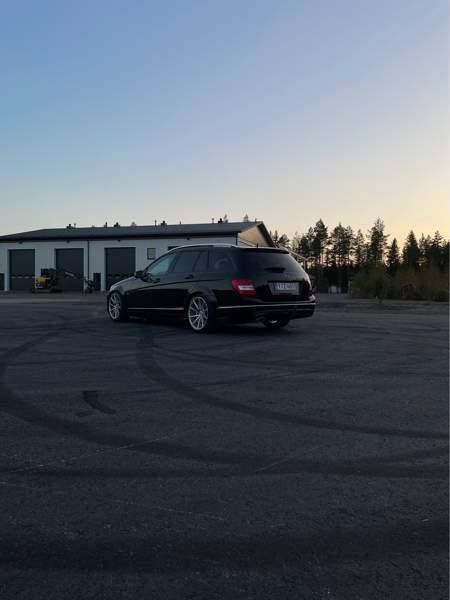 Mercedes-Benz C Коккола - изображение 5