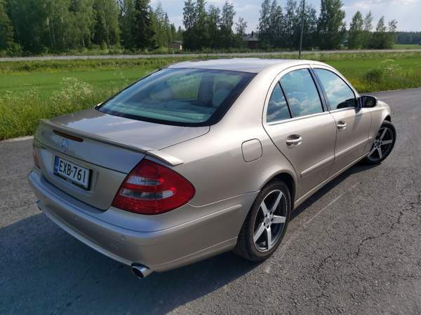 Mercedes-Benz E Ylihärmä - valokuva 5