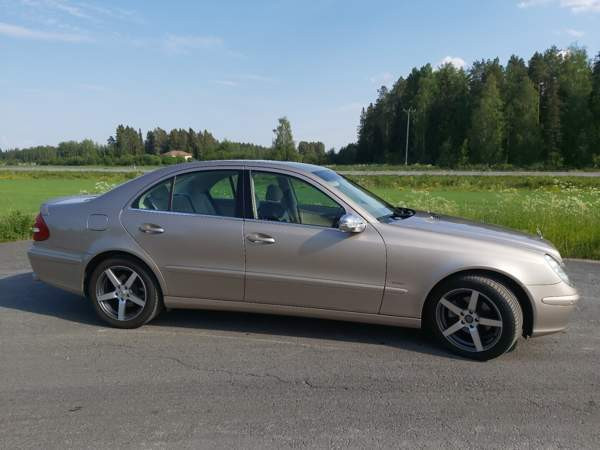 Mercedes-Benz E Ylihärmä - valokuva 6