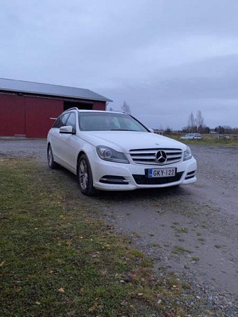 Mercedes-Benz C Maalahti - valokuva 3