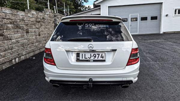 Mercedes-Benz C Uusikaarlepyy - valokuva 5