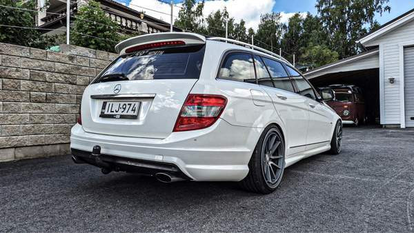 Mercedes-Benz C Uusikaarlepyy - valokuva 7