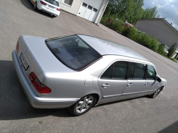 Mercedes-Benz E Vihti - valokuva 2