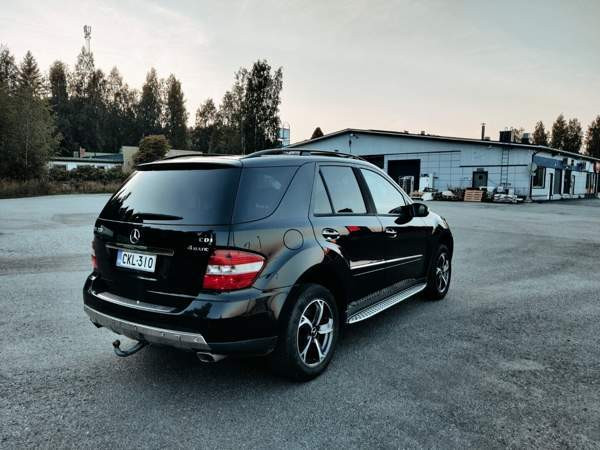 Mercedes-Benz ML Viitasaari - valokuva 3