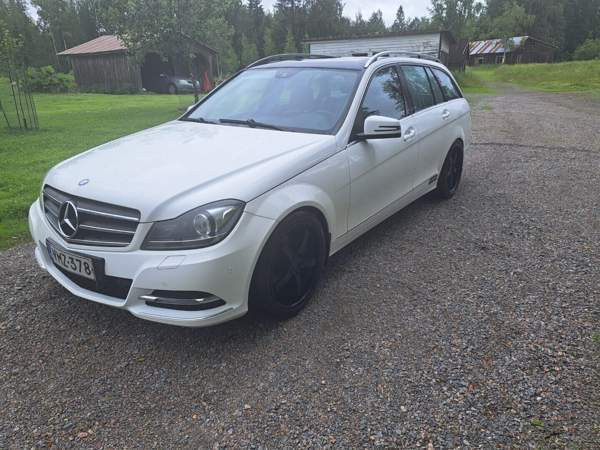 Mercedes-Benz C Karttula - valokuva 8