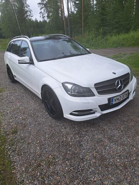 Mercedes-Benz C Karttula - изображение 1
