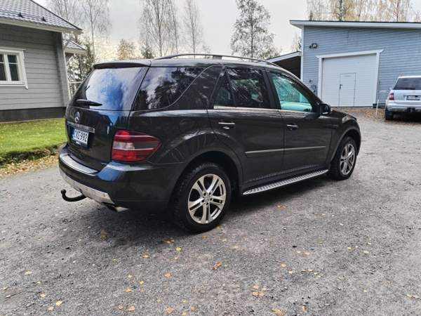 Mercedes-Benz ML Luga - valokuva 3