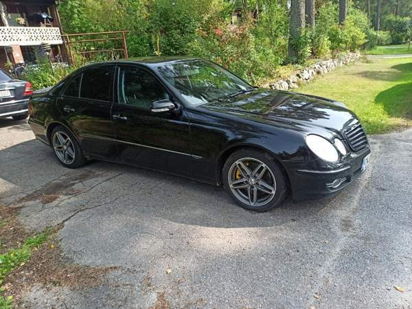 Mercedes-Benz E Kaavi - valokuva 6