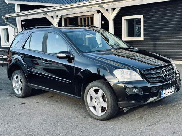 Mercedes-Benz ML Ilmajoki - valokuva 1