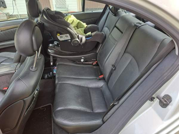 Mercedes-Benz E Lempaeaelae - photo 7