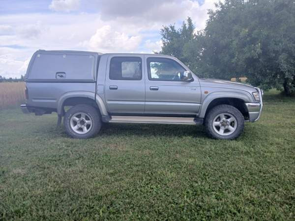 Toyota Hilux Kitee - изображение 1