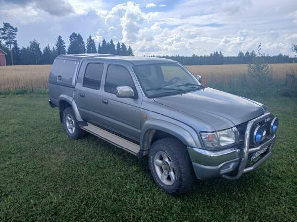 Toyota Hilux Kitee - изображение 2