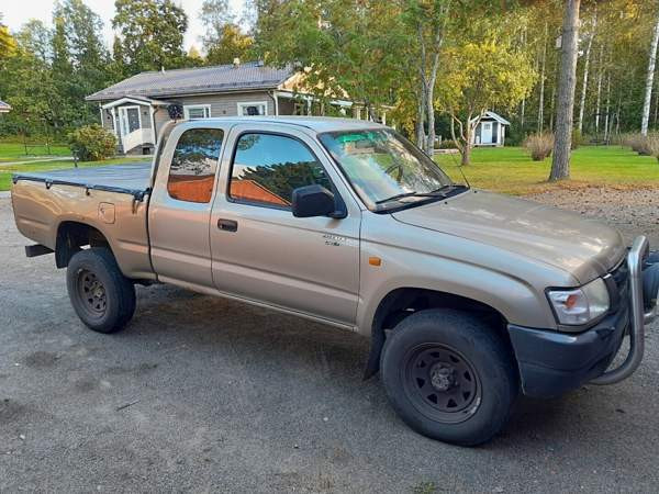 Toyota Hilux Valkeala - valokuva 3