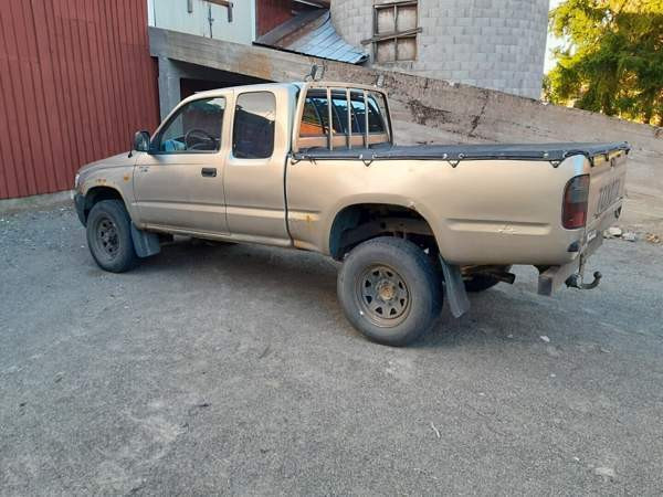 Toyota Hilux Valkeala - valokuva 2