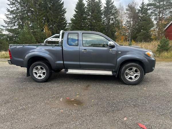 Toyota Hilux Уусикаупунки - изображение 4