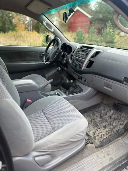 Toyota Hilux Уусикаупунки - изображение 7