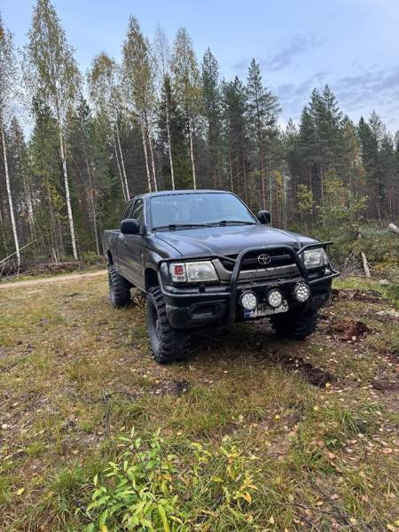 Toyota Hilux Каяни - изображение 1