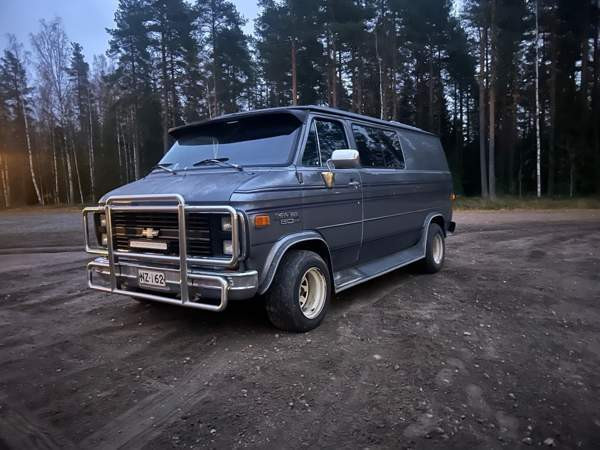 Chevrolet Chevy Van Imatra - valokuva 1