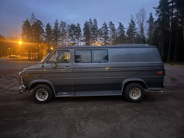 Chevrolet Chevy Van Imatra - valokuva 4