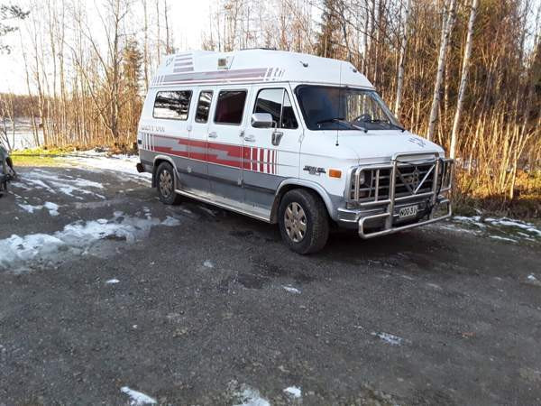 Chevrolet Chevy Van Tornio - valokuva 1