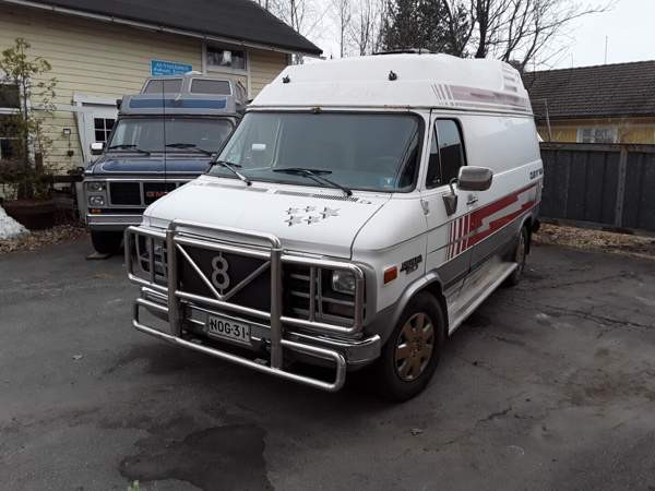 Chevrolet Chevy Van Tornio - valokuva 2