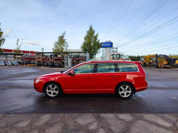 Volvo V70 Jaervenpaeae - photo 2