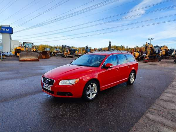 Volvo V70 Jaervenpaeae - photo 1
