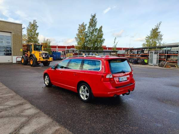 Volvo V70 Jaervenpaeae - photo 3