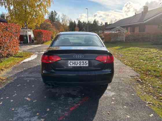 Audi A4 Холлола