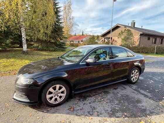 Audi A4 Холлола