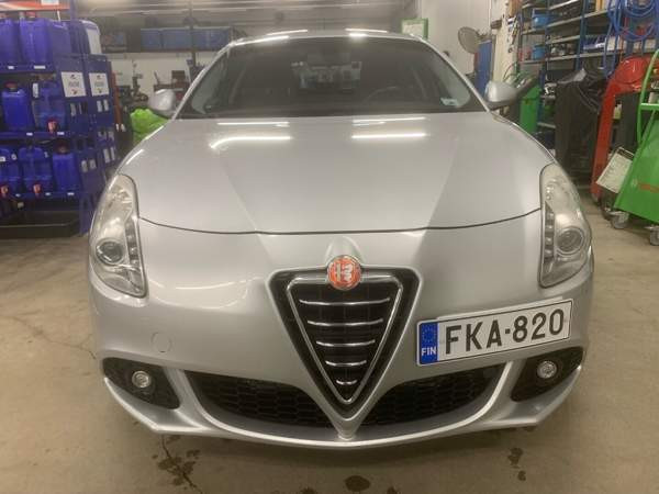 Alfa Romeo Giulietta Вантаа - изображение 2